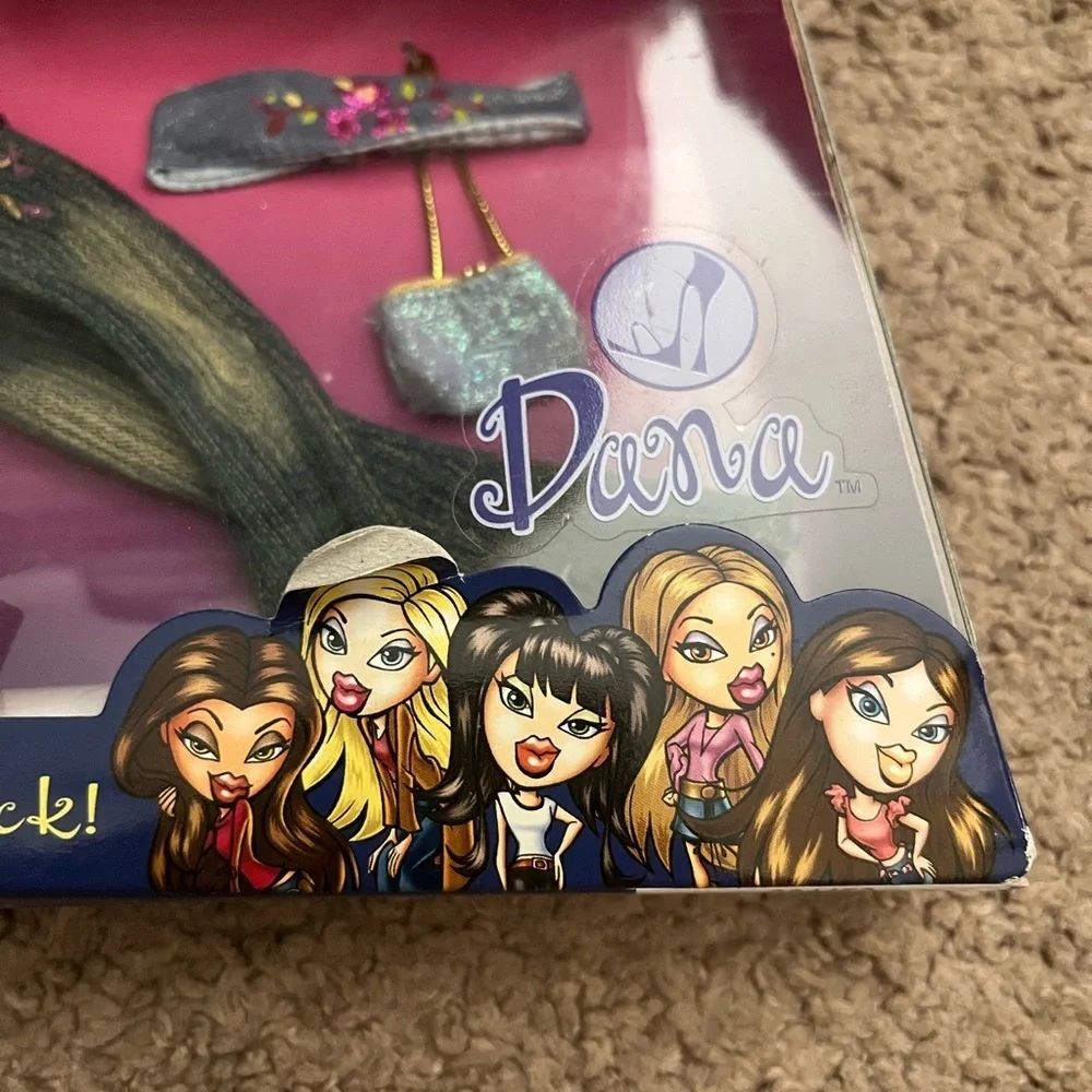 Bratz Secret Crush Fashion Pack Dana